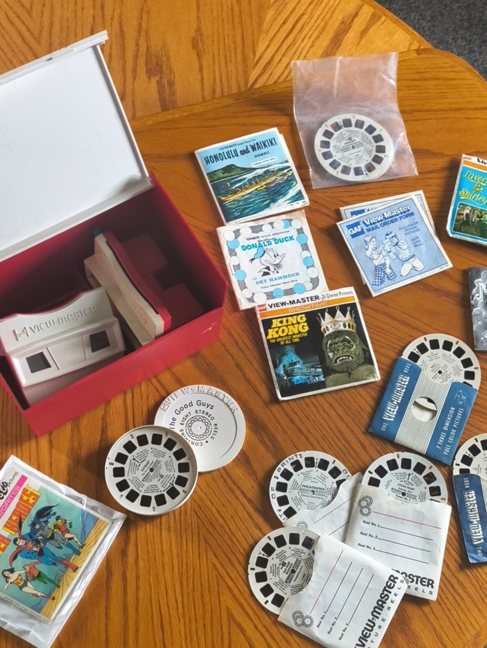 Classic Set Of 2 View Masters with Assorted Reels - Red and White